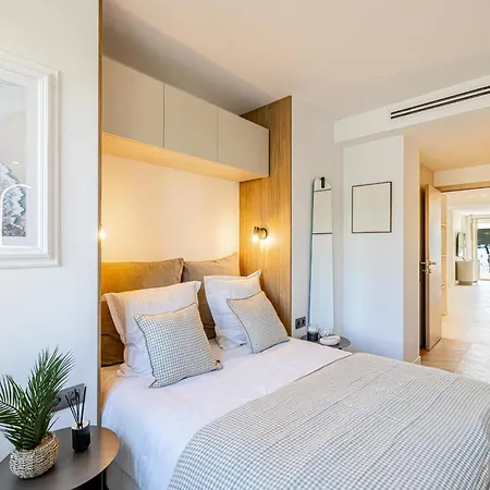 Ref 1981 - Sea View Palm Cannes