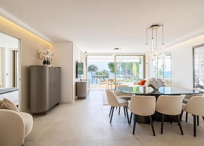 Ref 1981 - Sea View Palm *