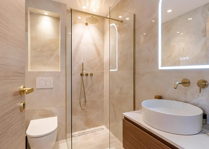 Ref 1981 - Sea View Palm * Cannes