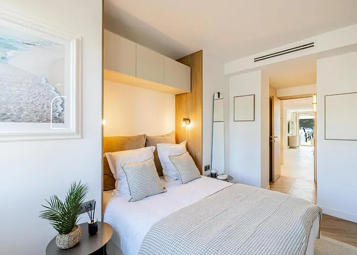 Ref 1981 - Sea View Palm Cannes