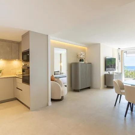 Ref 1981 - Sea View Palm * Κάννες